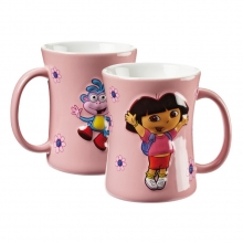 Dora Tasse mit Relief