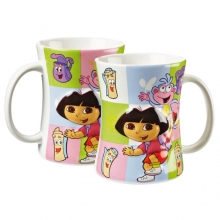 Dora Tasse mit Relief