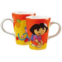 Dora Tasse mit Relief