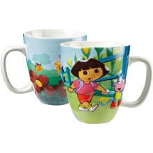 Dora Tasse mit Relief